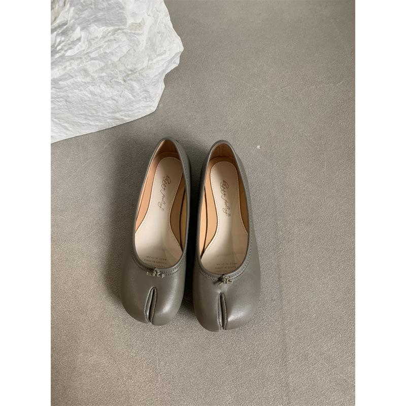 

2025 new French lazy one-pedal soft-soled split-toe single shoes women s gentle niche pig s trotters Doudou shoes single shoes 40 сірий колір