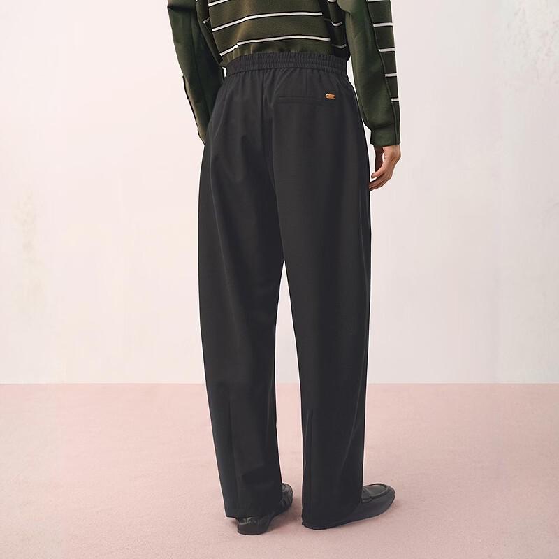 Men's Relaxed Fit Curved-Leg Casual Pants