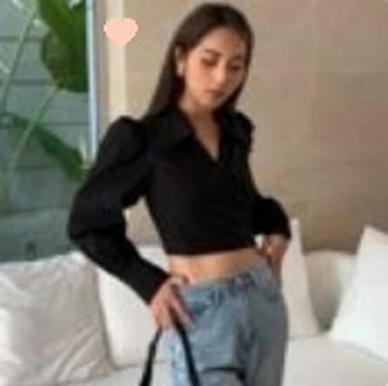 European & American Style V-Neck Lace-Up Lantern Sleeve Top for Women - Sexy High-Waisted Spring Shirt