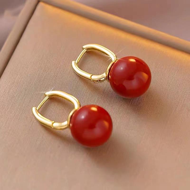 Elegant French Retro Pearl Ear Cuffs: 2023 High-End Light Luxury Women's Jewelry