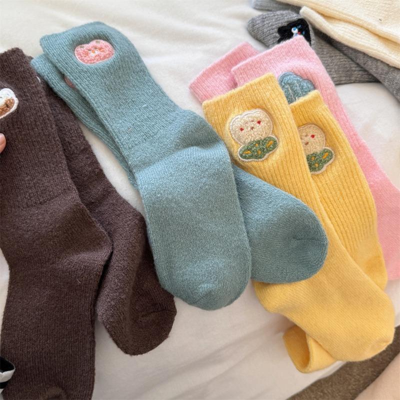 Thickened Wool Socks for Winter Warmth, Cute Cartoon Embroidered Mid-calf Socks, School-style Women's Socks, Dui Dui Socks