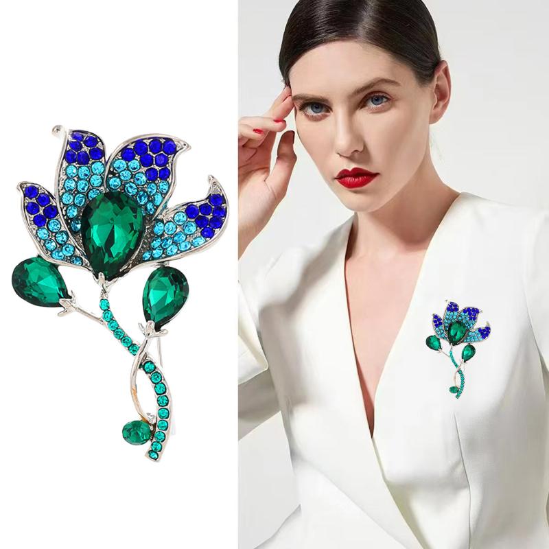 Creative  Flower Brooch Versatile Scarf Buckle Anti-Exposure Buckle  Corsage Brooch Women'S Accessories