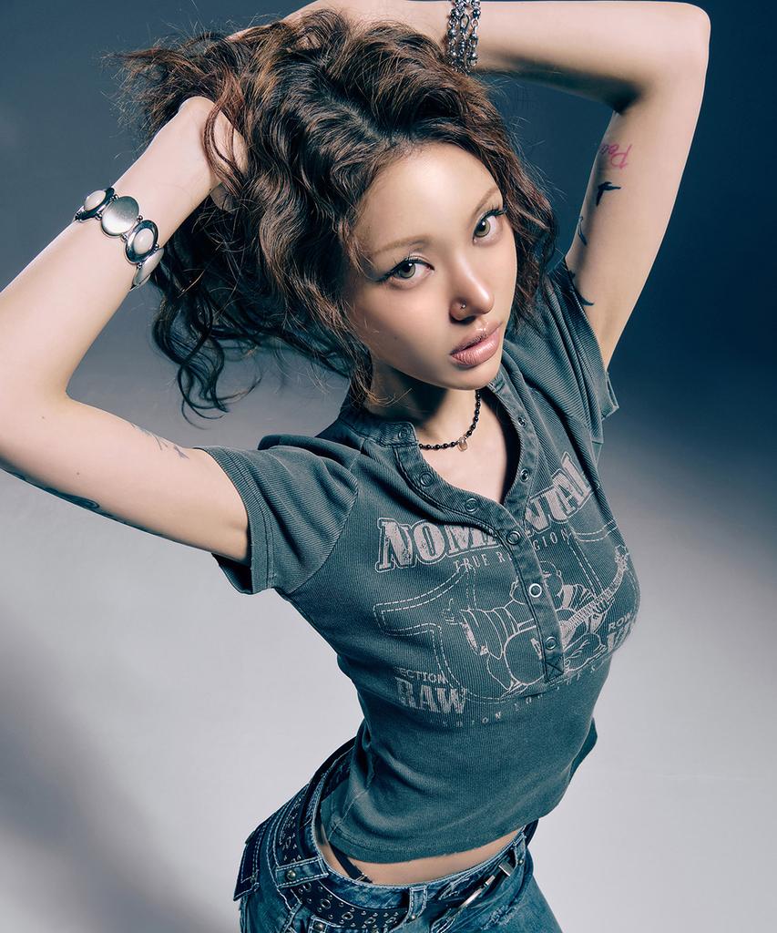 Nomaenyueol No Religion Henley Baby Tee - Washed Charcoal