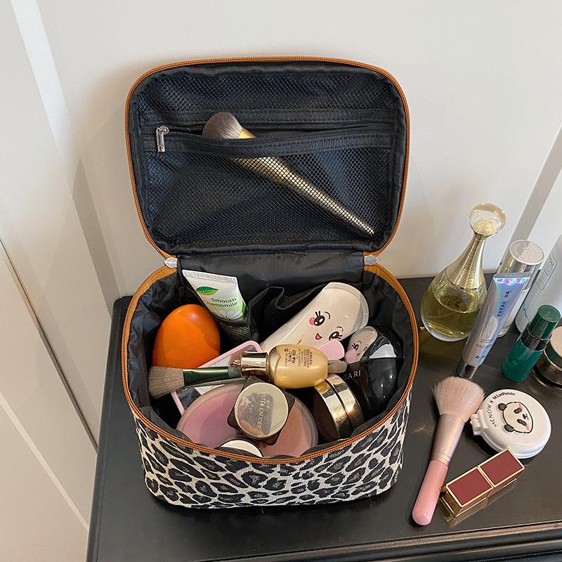 2026 New Leopard Print Cosmetic Bag Large Capacity Cosmetic Storage Bag Portable Toilet Bag