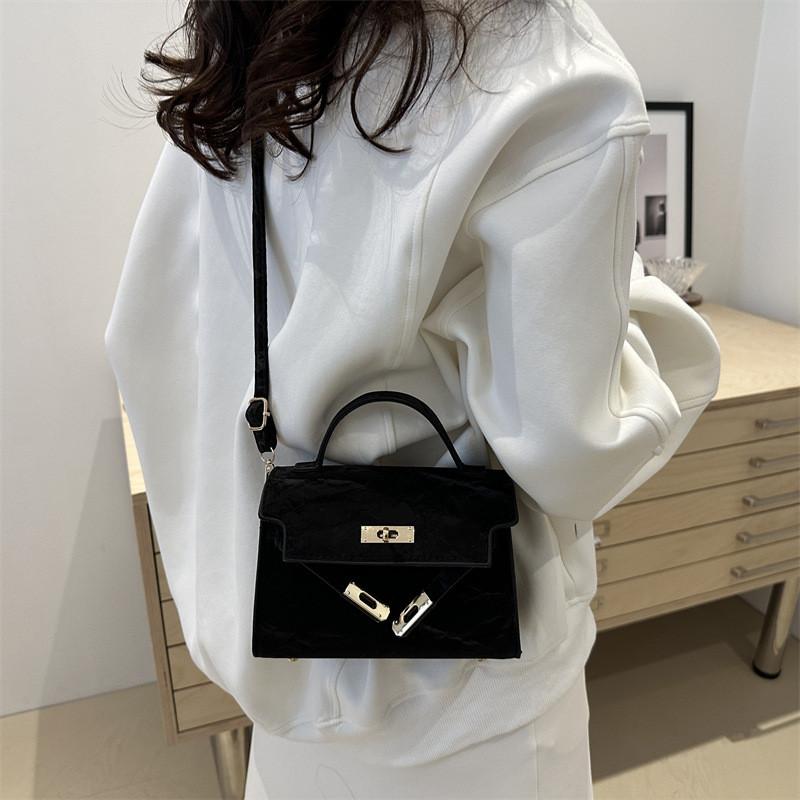 2024 Fashionable Casual Small Square Bag Stylish Handbag With Simple Aesthetic Appeal