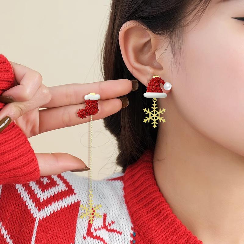1 Pair of Fashionable Christmas Earrings Christmas Tree Women's Tassel Long Asymmetrical Snowflake Exquisite Ladies Long Chain Holiday Earrings