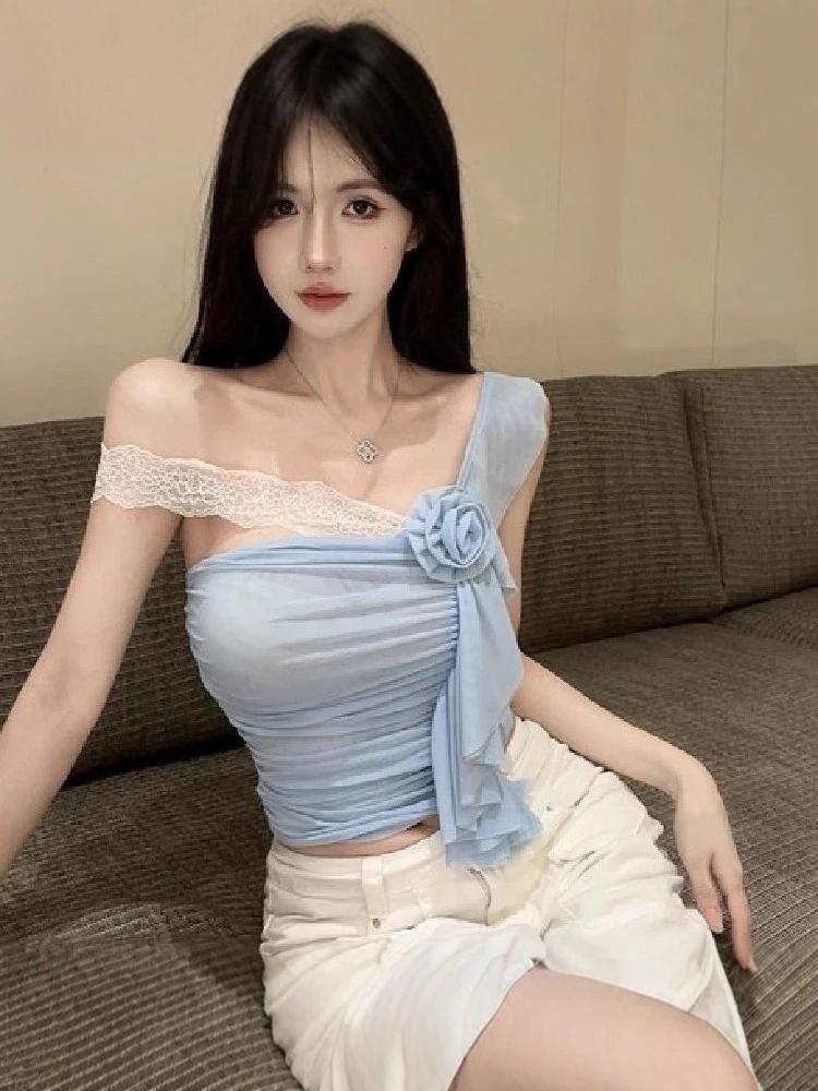 Off-Shoulder Lace Patchwork Vest: Flattering Slim-Fit Korean Style Top
