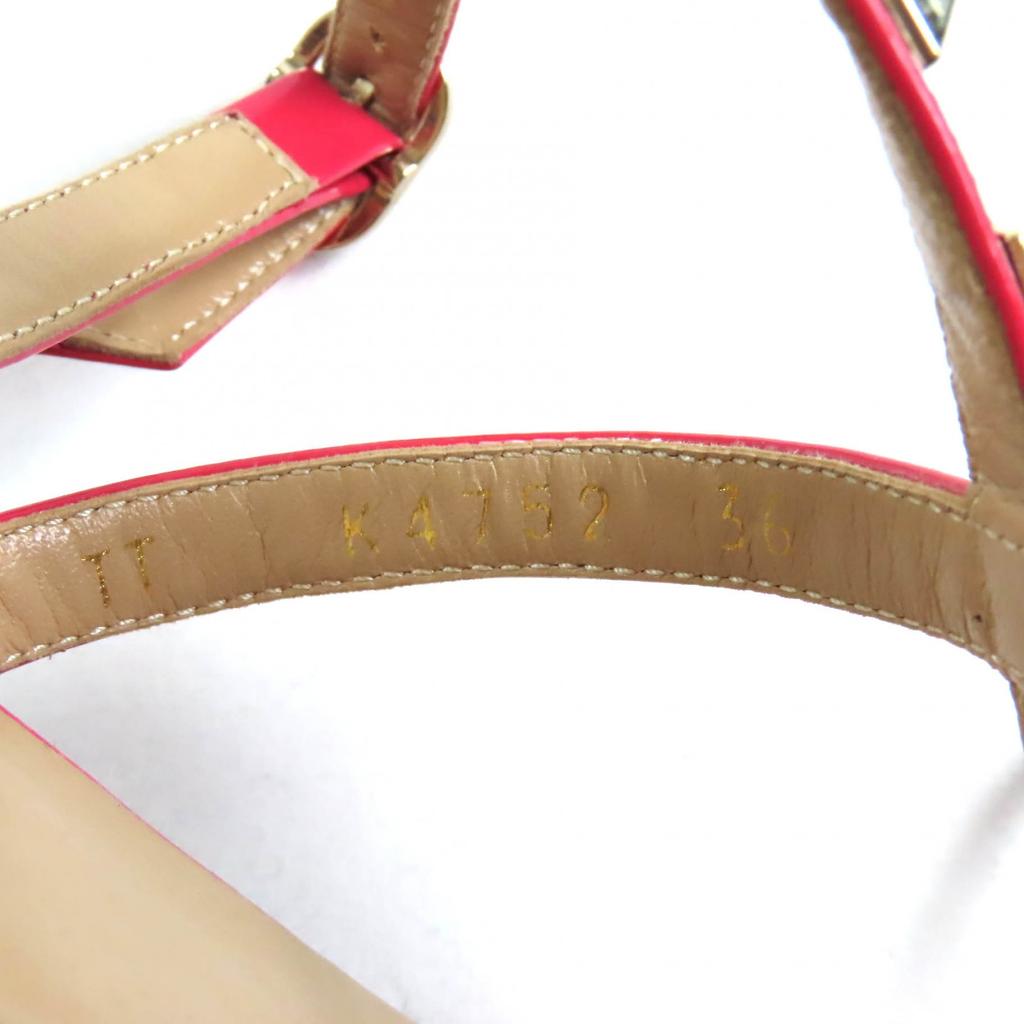 Excellent Valentino Garavani Sandals Rockstud ankle strap patent leather pink Used