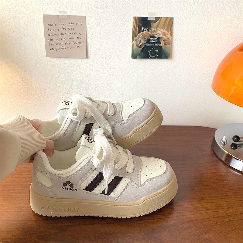 

Casual niche board shoes women s 2025 autumn versatile retro Hong Kong style ins tide college style sports shoes 40