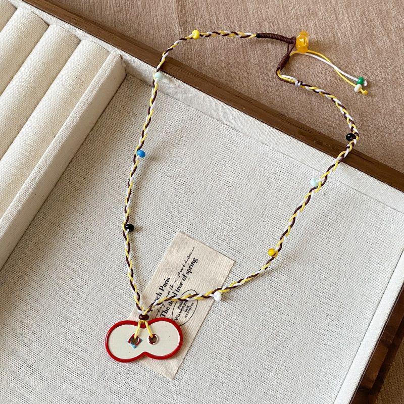 Collier Pendentif Pomme pour Femmes - Design Dessin Animé Huile Goutte Acrylique Chaîne Pull