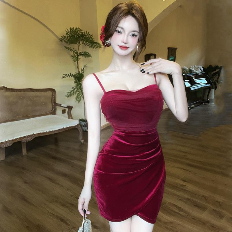 

Pure desire sexy velvet suspender dress women s autumn and winter design sense waist tube top dress irregular hip skirt L бордовий