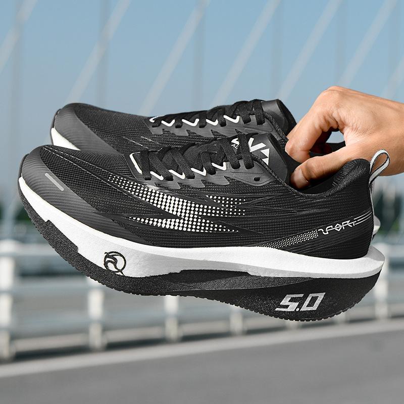 2025 Summer New Running Shoes Men's Carbon Plate Shock Absorption Breathable Sports Shoes Couple Casual Travel Shoes Professional Running Shoes