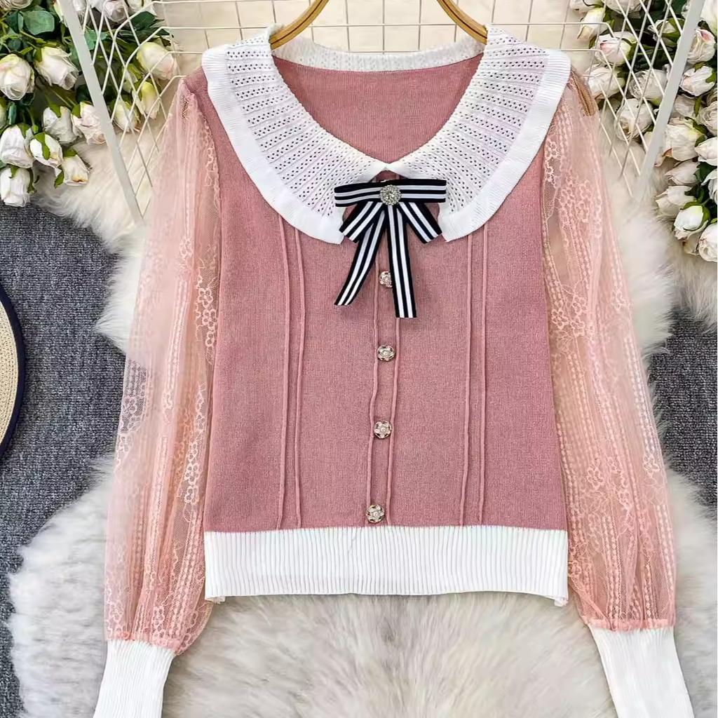 A Gentle and Youthful Style of A Socialite with A Bow and A Baby Collar Knitted Sweater for Women's Autumn and Winter, Featuring A Patchwork Lace Top