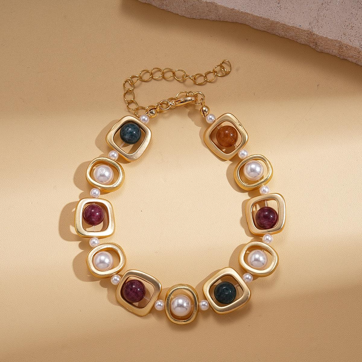 Medieval style color imitation pearl geometric necklace European and American retro vintage court style high-end necklace