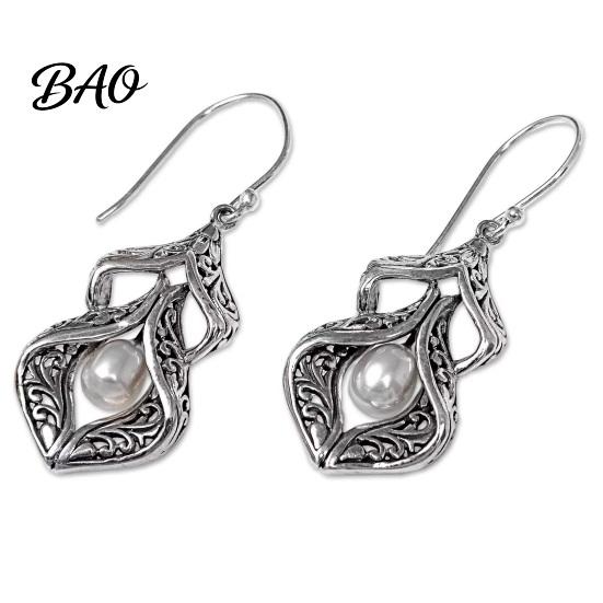 Versatile Silver Tone Earrings for Cheongsams 1 Pair Women Retro Drop Earrings, Vintage Carved Faux Pearl Exquisite Texture Gifts Dangle Anniversary