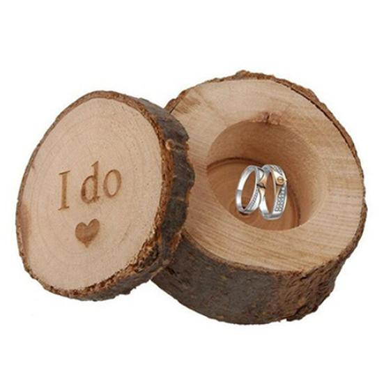 

Винтажное любовное сердце с буквой Я делаю деревянная коробка для обручальных колец с принтом