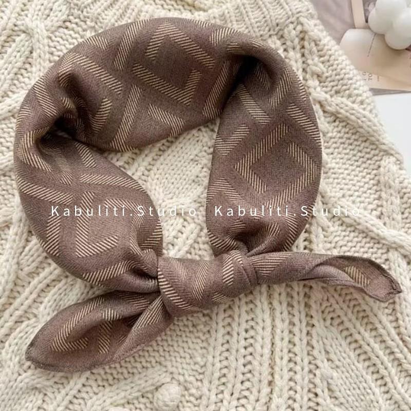 70x70cm Lightweight Square Scarf Women Vintage Black Floral Print Silk-Feel Neck Wrap UV Protection Stylish Accessory