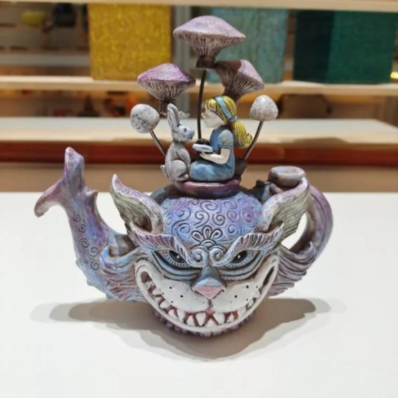Art Cat Teapot Demon Cat Resin Craft Ornament Gothic Home Decor Unique Sculpture Gift for Collectors Tea Lovers