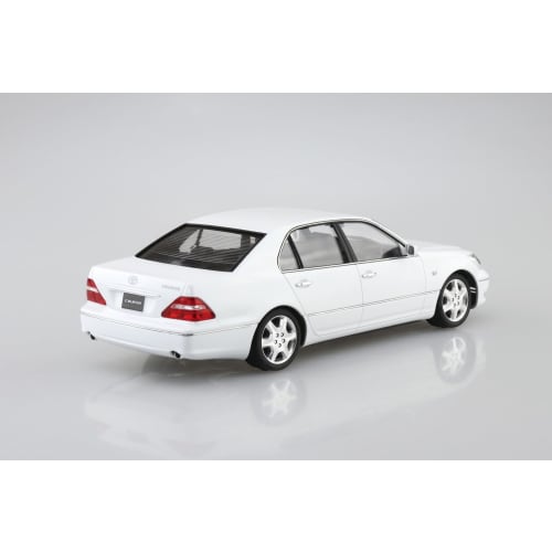 Aoshima Bunka Kyozai 1/24 Scale The Model Car Series No. 136 Toyota UCF31 Celsior 2005 Plastic Model Kit, Pre-painted