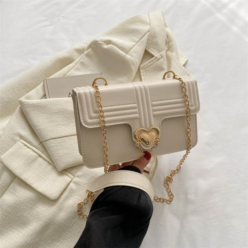 

Fashionable Heart Chain Pu Leather Shoulder Bag With Stitching Trend And Casual Design For Women 2023 белый