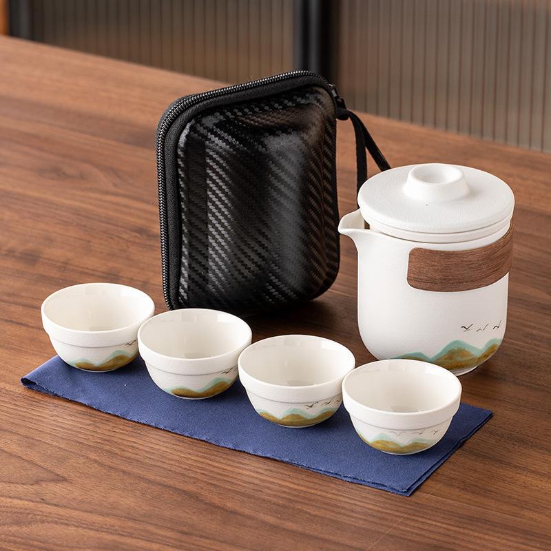 Hand-painted distant mountain travel Guochao Kuaike cup, one pot of four cups, light luxury business travel tea set, high-end souvenir