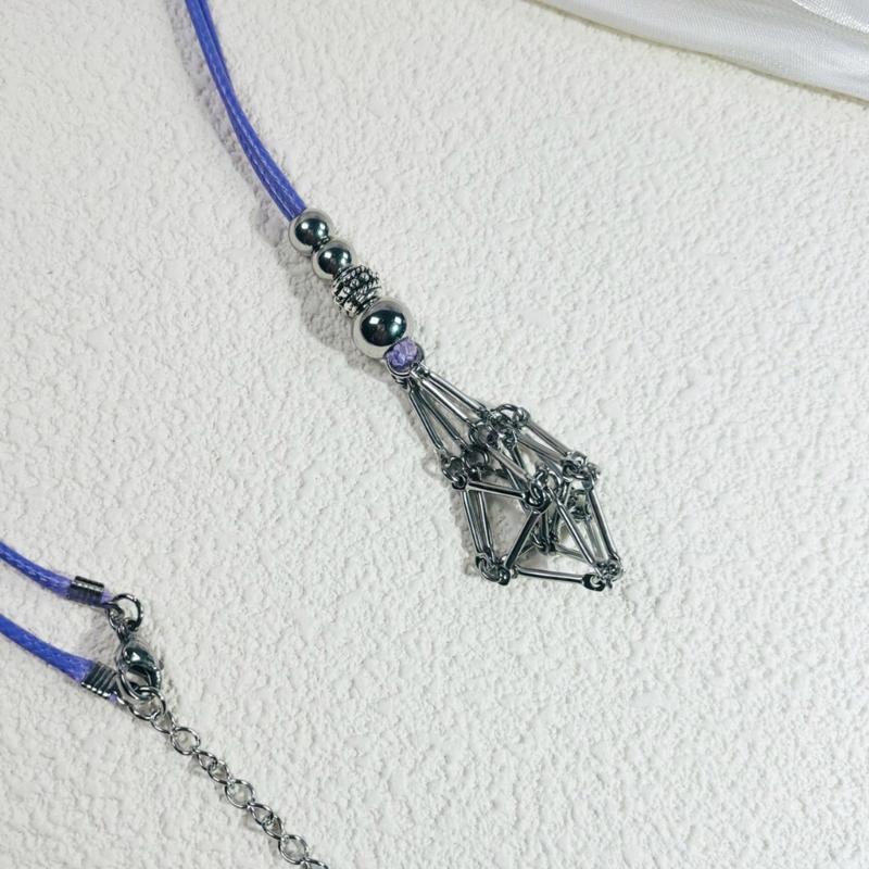 Fashionable Adjustable Metal Cage Necklace Crystal Holder Pendant Neckchain For Men Women Stylish Jewelry Accessories
