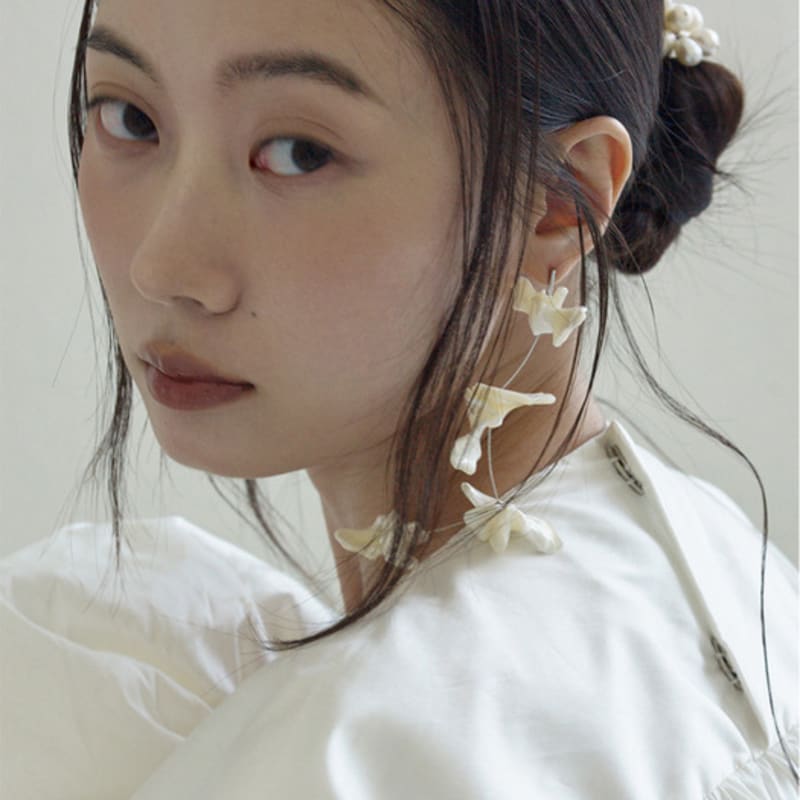 MONDAY EDITION [MJxME] Lilium Falling Off Single Earring