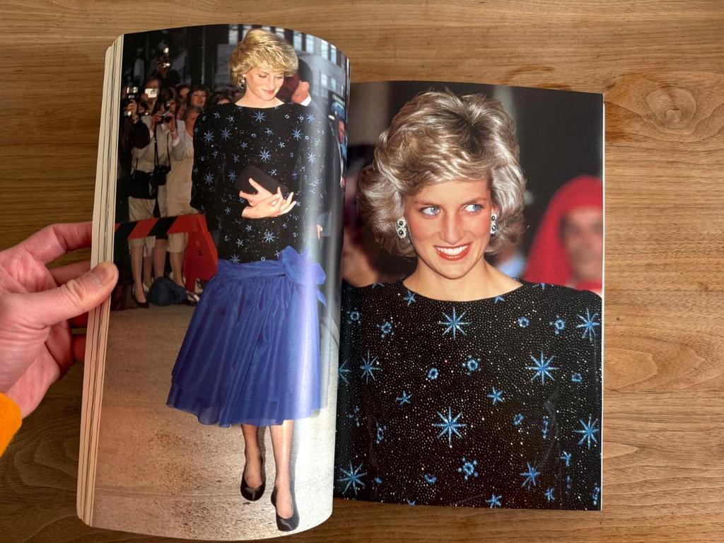 [USED] Books DRESSES from the Collection of Diana