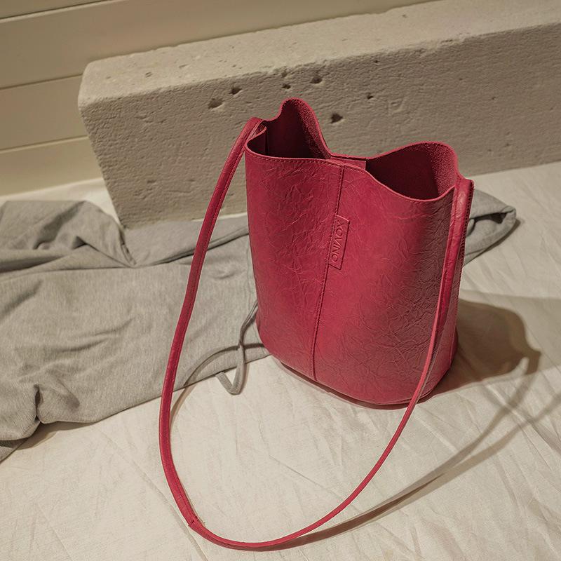 

2026 Women s Korean Fashion Large Capacity Shopping Bucket Bag - Shoulder & Crossbody червоний