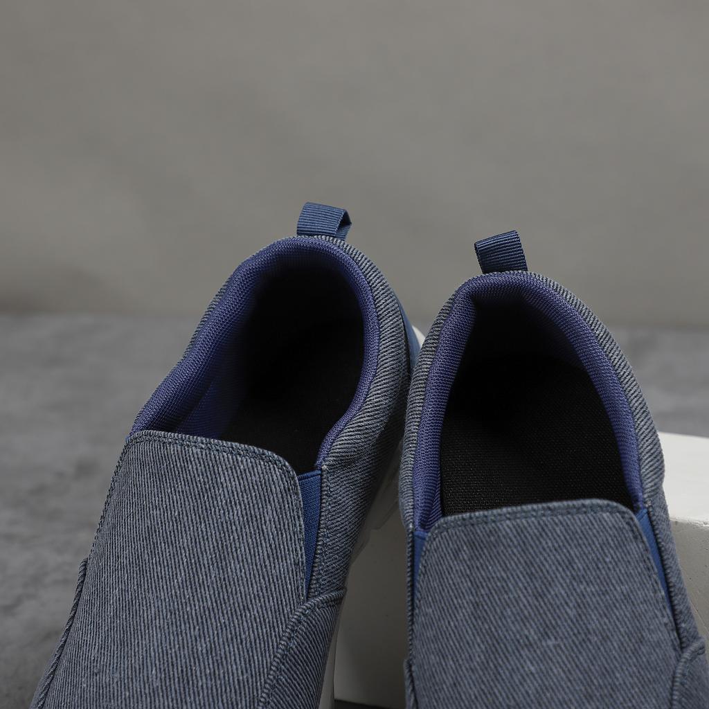 Men Shoes Summer Canvas Shoes Breathable Comfortable Outdoor Slip On Walking Sneakers Classic Loafers For Men