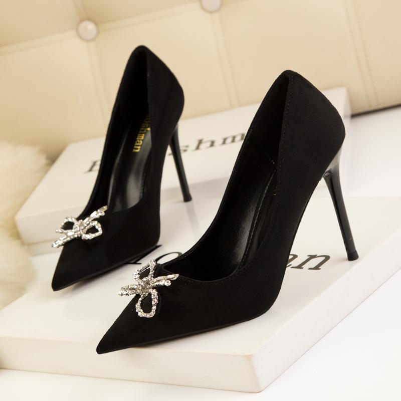 Fashion Black Suede Cloth High Heels Shoes Woman Basic Pumps 2025 Bowknot Crystal Diamond Buckle Fashion Party Sexy Women Shoes Pumps