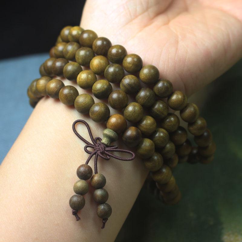 Argentina Green Sandalwood Beaded Bracelet: 8mm Buddhist Rosary for Men & Women