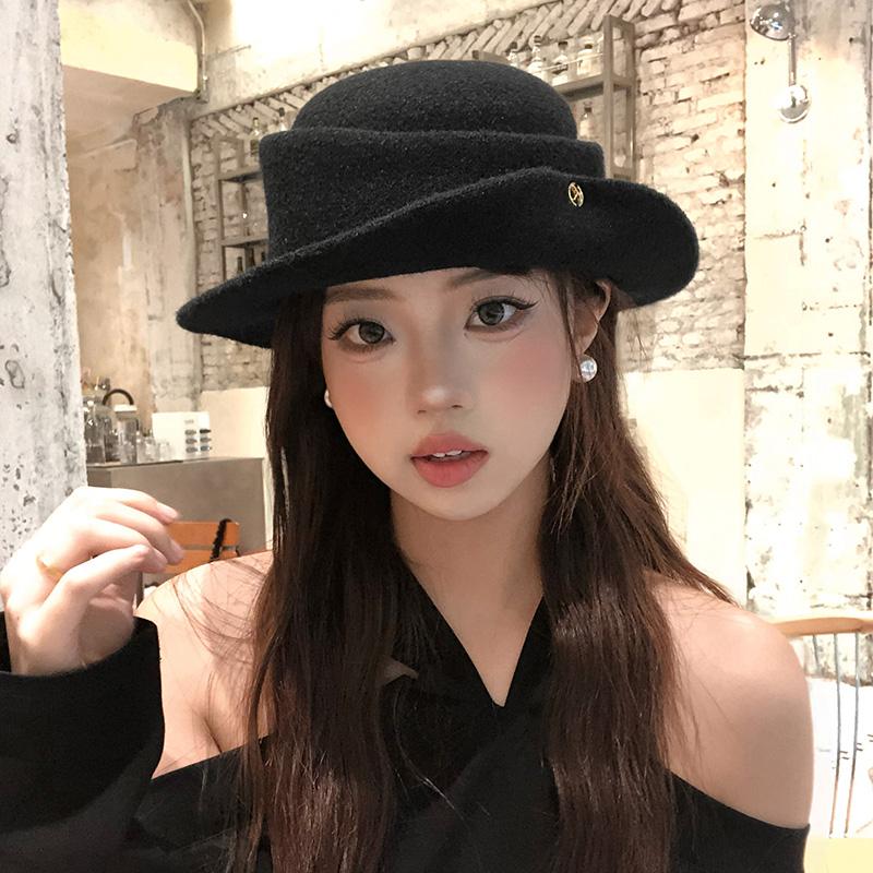 French Hepburn Style Elegant Black Top Hat Women'S Autumn Winter Rolled Edge Woolen Hat Able Fisherman Hat