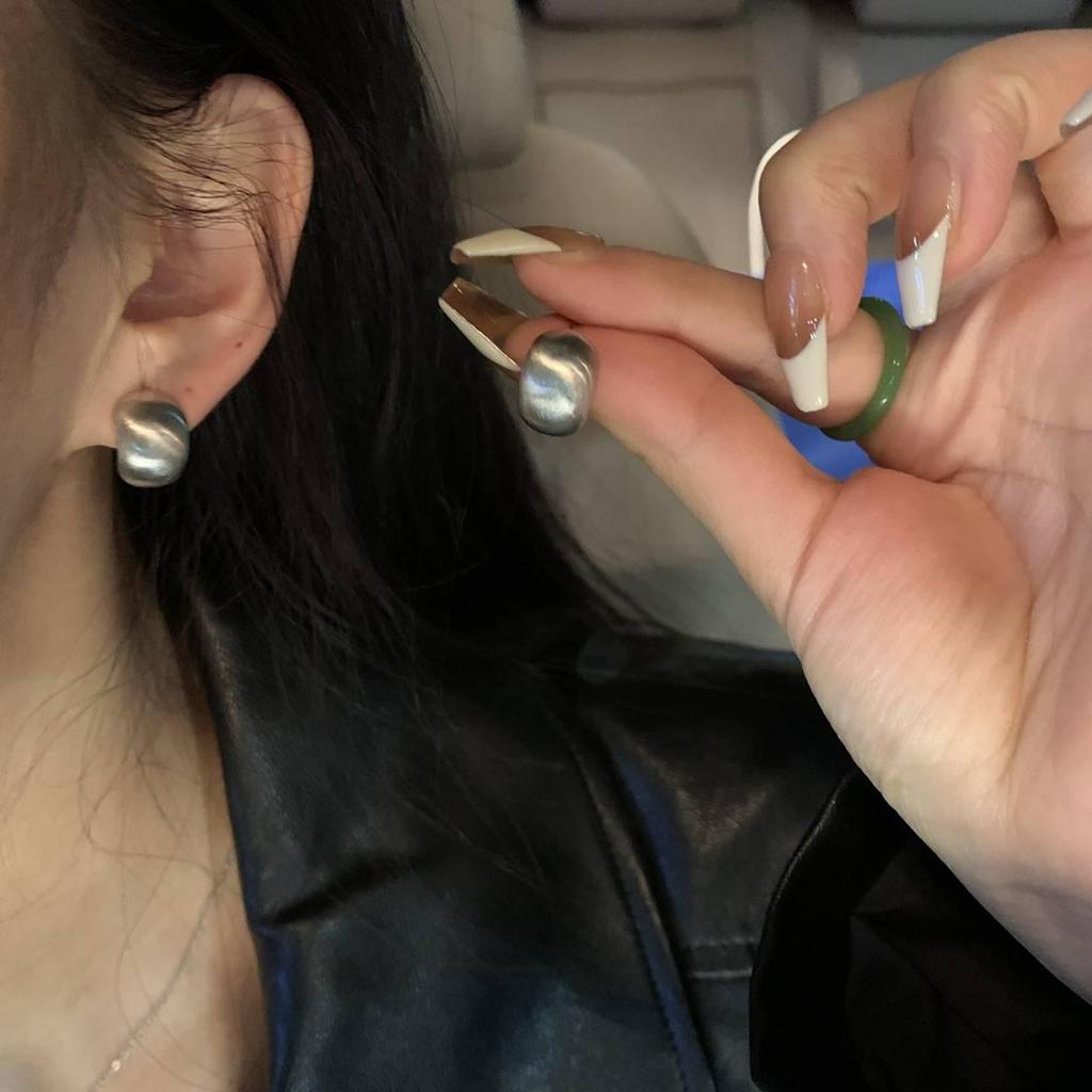 2024 Trend: Women's Brushed Matte Curved Stud Earrings - Korean Style, High-End, Light Luxury
