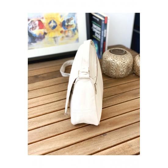 Taschen und Koffer Mittelgroße Damen-Umhängehandtasche aus echtem Leder.