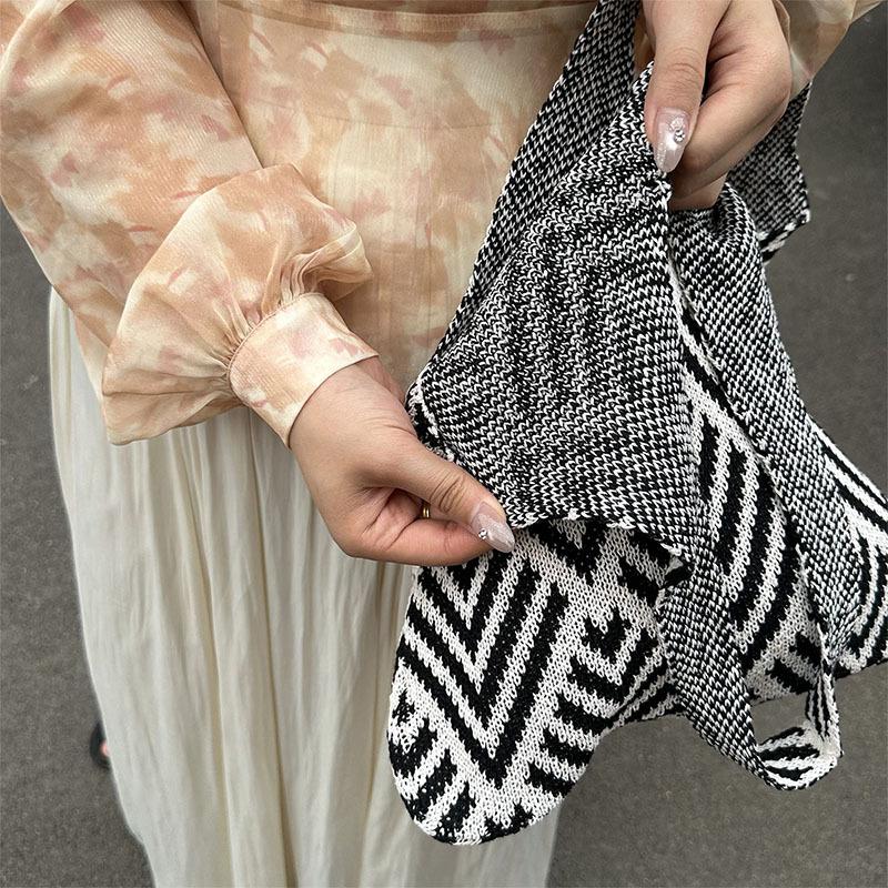 Fashion Geometric Contrast Color Handmade Knitted Handbag Women Minimalist Large Capacity Crochet Shoulder Bag