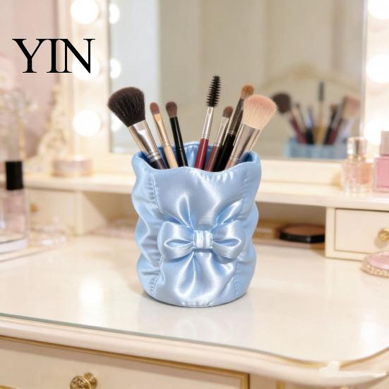 Makeup Brush Holder 3D Printed Bow Holder, Large Capacity Beauty Tool Eye Shadow Desk Organizer, Bowknot Pencil Storage Container Cup Concealer