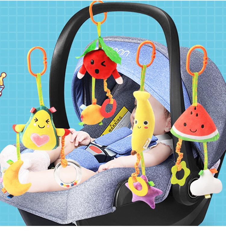 Stilvolles Baby-Kinderwagen- und Krippen-Hängespielzeug mit Beißring und Zugglocken-Anhänger