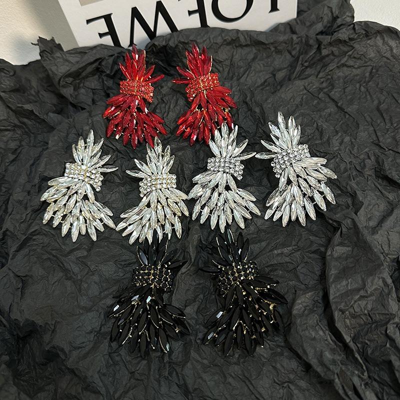 Luksusowe Kolczyki Skrzydła Kłosy Pszenicy z Pełnymi Diamentami Wykwintna Elegancja Temperament Moda Styl Celebrytki