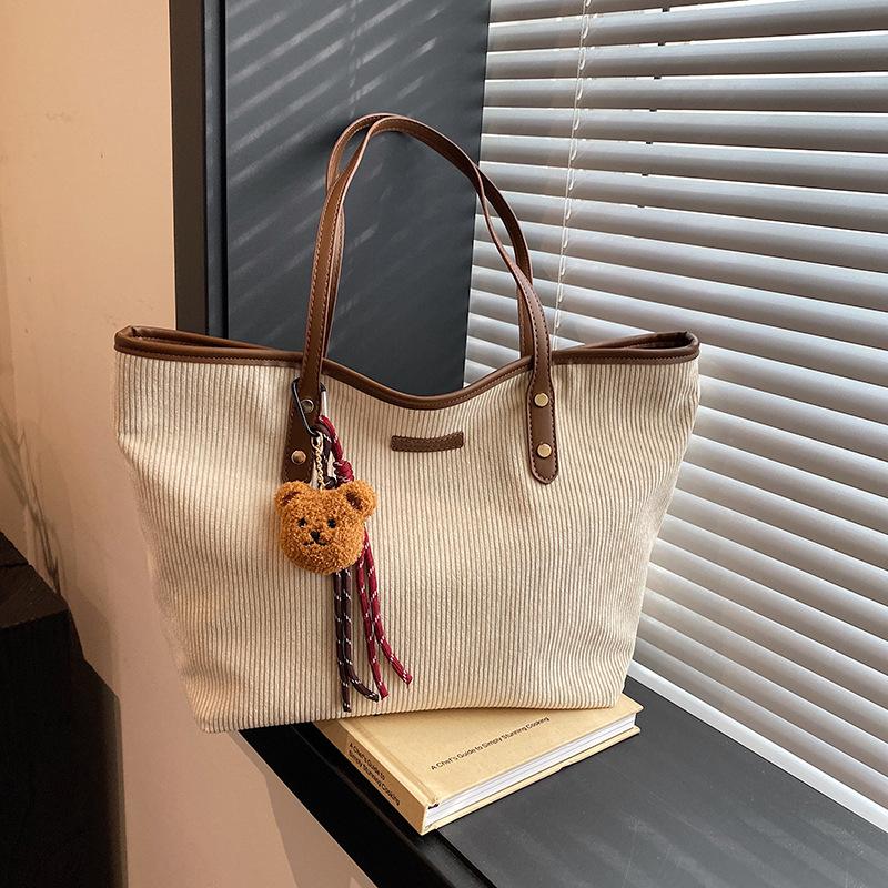 Corduroy bag women's large-capacity new autumn and winter versatile leopard print shoulder bag commuter tote bag