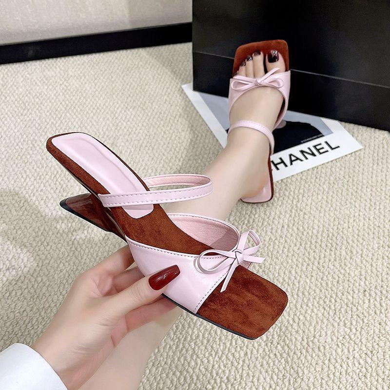 2025 neuer Sommer mit Rock tragen High Heels Slipper Französisch Retro Schleife Wort mit Keilabsatz Sandalen Damen
