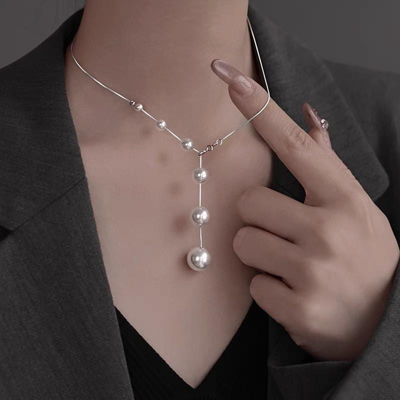 Womens Pearl Necklace Minimalist Luxury Sweater Chain Clavicle Pendant Fashion Commute