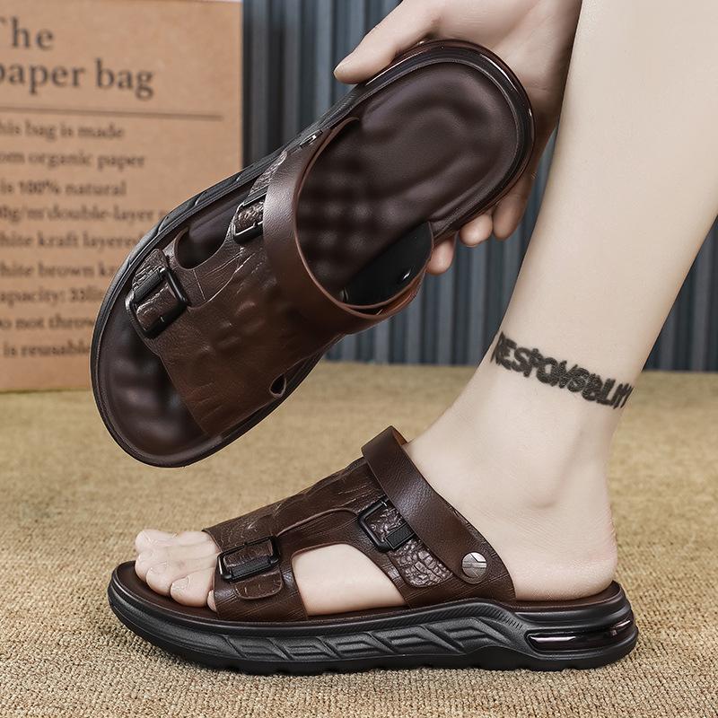 New Men's Summer Sandals Outdoor Travel Beach Shoes Casual Crocodile Pattern Thick-soled Dual-purpose Breathable Non-slip Slippers