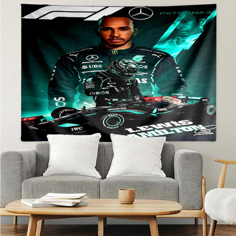 Tapestry s potiskem Lewise Hamiltona, Pozadí, Snadné zavěšení, Ideální do ložnice, kanceláře a obývacího pokoje, s estetickou nástěnnou dekorací.