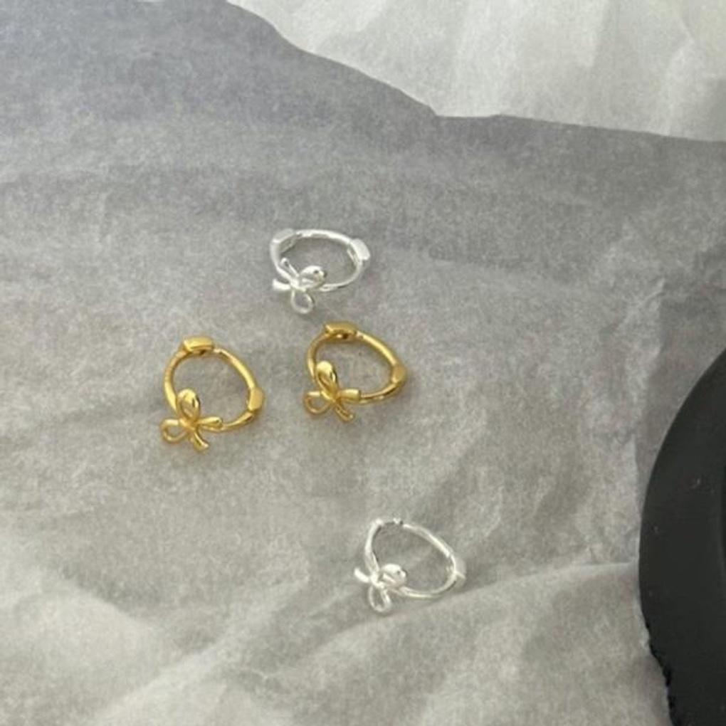 Women's Daily Mini Line Ribbon Hoop Earrings (2 colors)