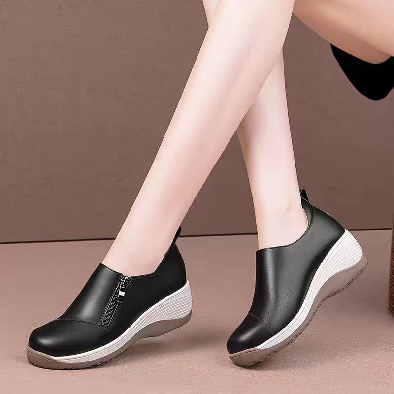 Frühling und Sommer neue Damenschuhe weiche Sohle römisch retro lässige Mode Mutter Einzelschuhe mittleren Alters und ältere lieben