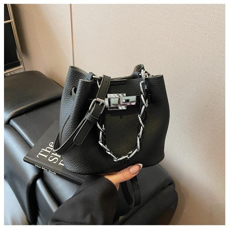 Fashion versatile high-end shoulder bag women's new niche bucket bag commuter messenger bag