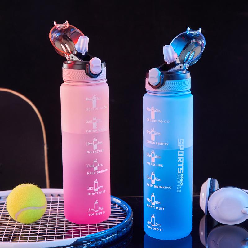 Fashionable Large-Capacity Water Bottle with Lanyard – Gradient Frosted Design for Men, Women, and Students 1L Outdoor Sports Bottle