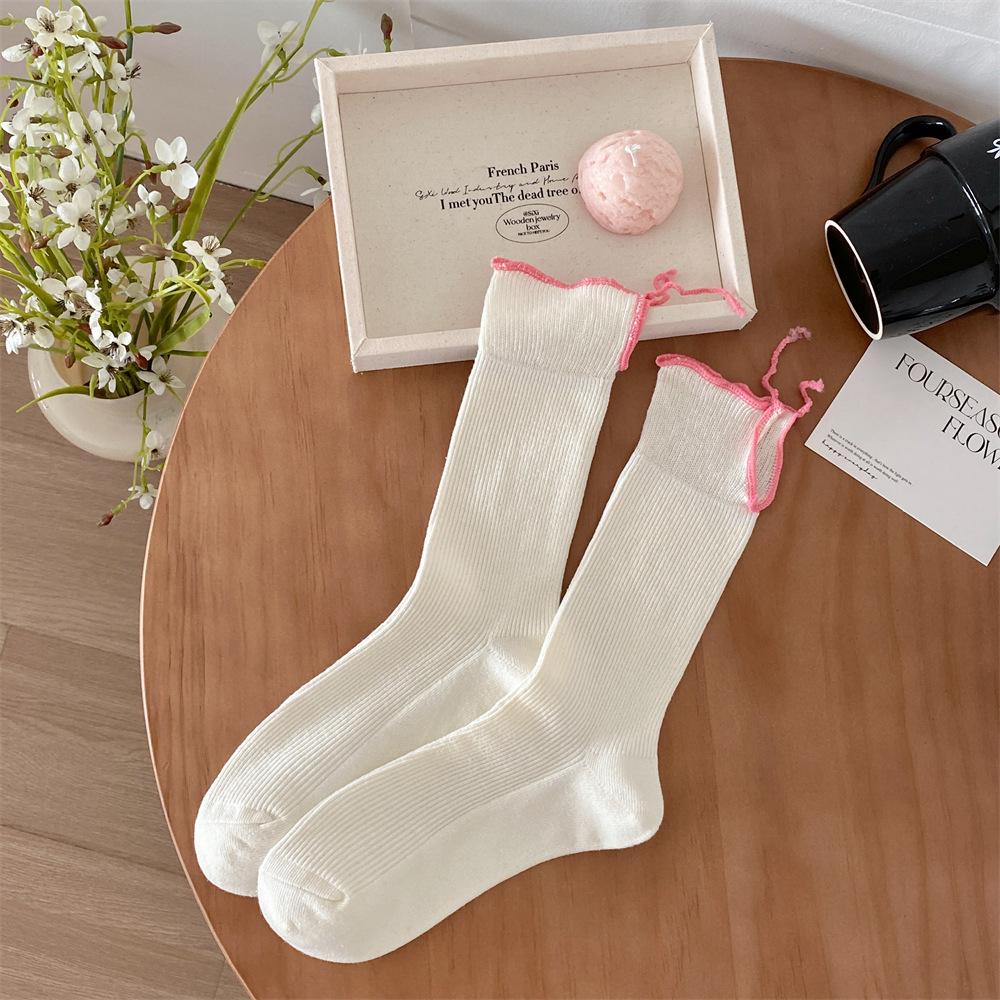 

Women Spring and Summer New Trend of Small Fashion Design Sense Heel Split In The Tube Stack Socks 1 pair білий