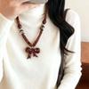 Mode Persönlichkeit Maillard Rot Schleife Anhänger Braun Plüsch Halskette für Damen Herbst Winter Retro Pullover Kette Zubehör Schmuck